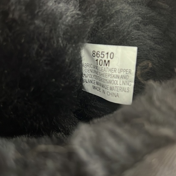 Minnetonka Leather and Sheepskin Lined Warm Boots Size 10 - Picture 8 of 10